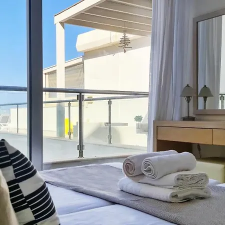 Phaedrus Living: Seafront Luxury Flat Pallini Court 113 Διαμέρισμα