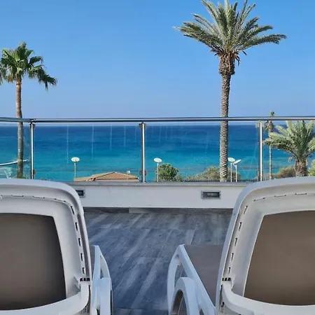 Apartment Phaedrus Living: Seafront Luxury Flat Pallini Court 113 Protaras
